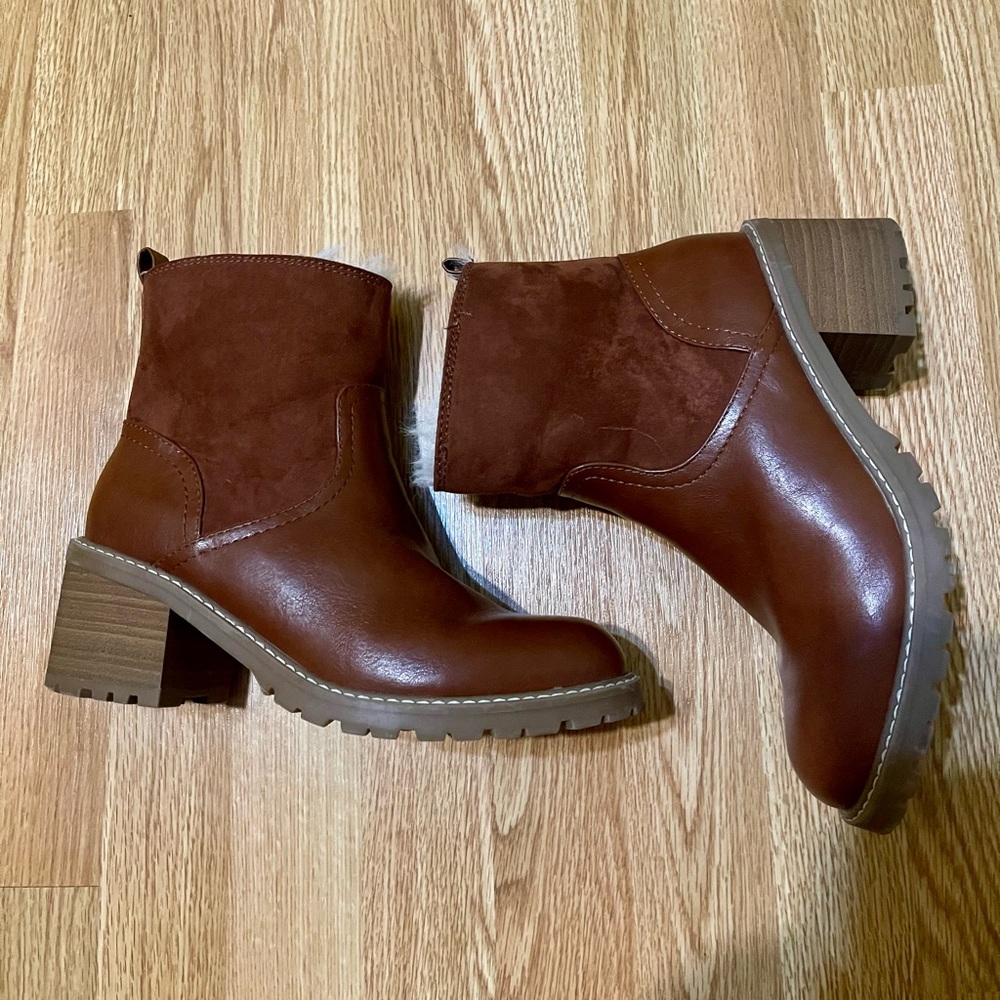 Universal Thread Brown Fuzzy Ankle Boots